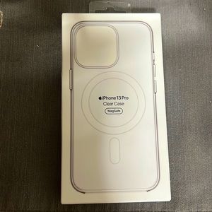 NEW/UNOPENED Apple iPhone 13 pro Clear case with MagSafe